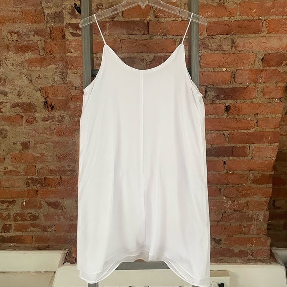 White shift dress - Picture 2 of 5